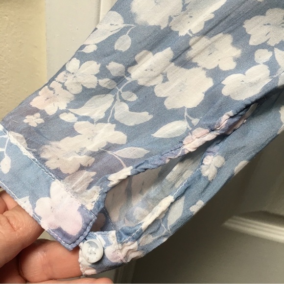 BELLA Dahl Blue White Floral Button Up Hipster Blouse - Picture 7 of 7